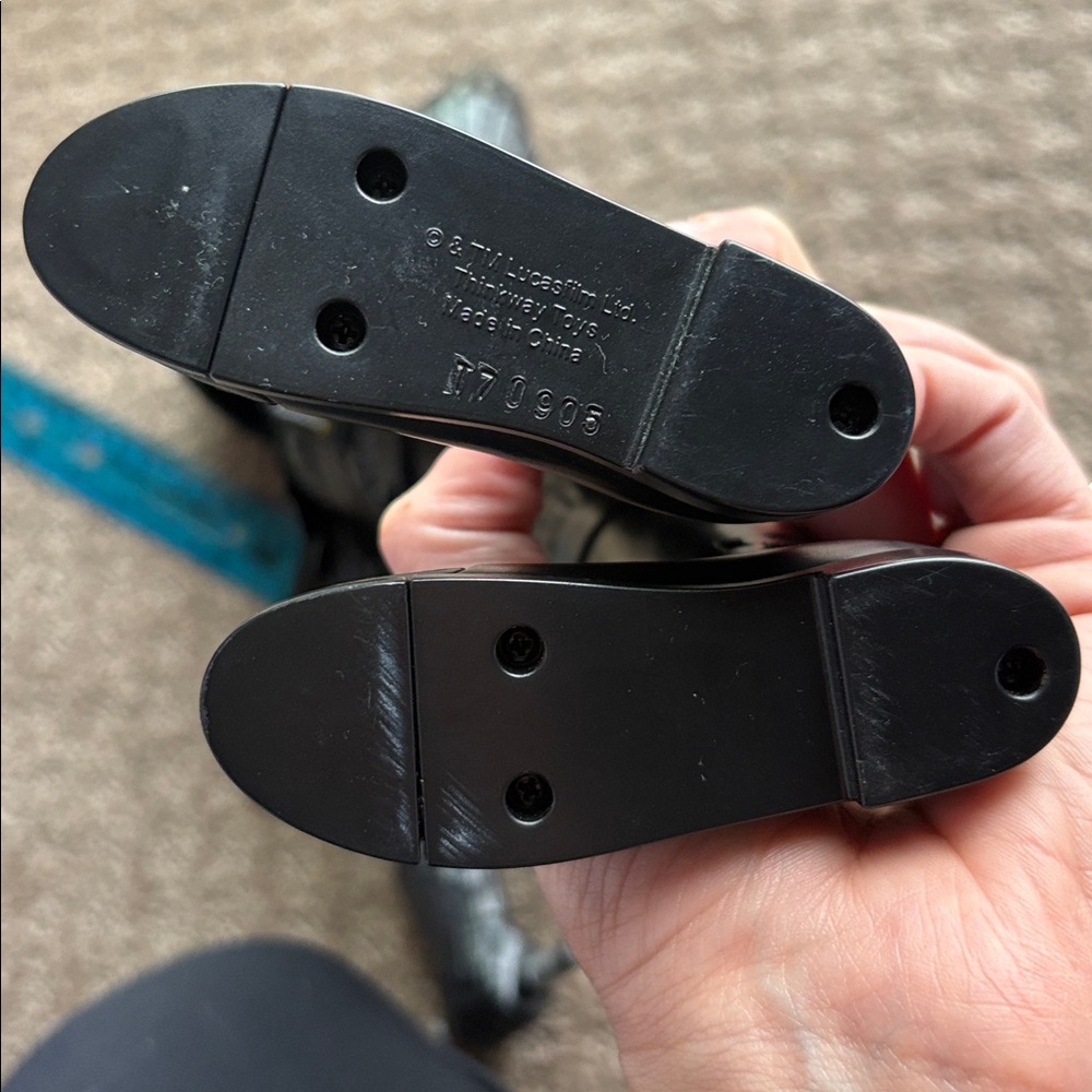 Star Wars Darth Vader Battery operated Action Figure - Picture 10 of 11